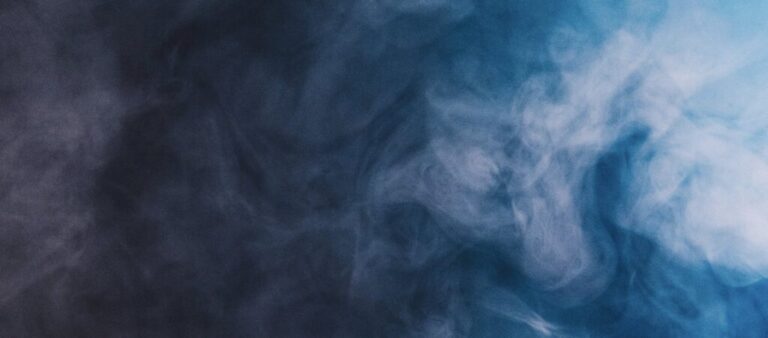 Threshold sealing against smoke